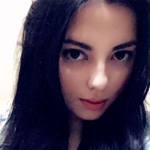 Meet your Posher, Claudia